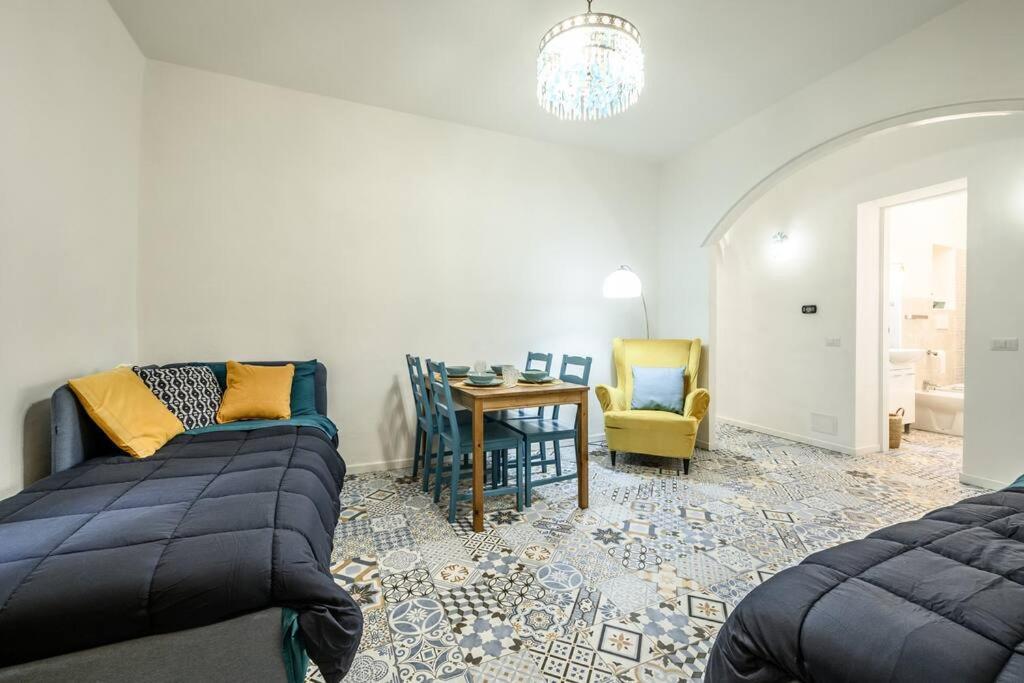 Le Finestre Sul Borgo 2 Apartment Parma Exterior photo