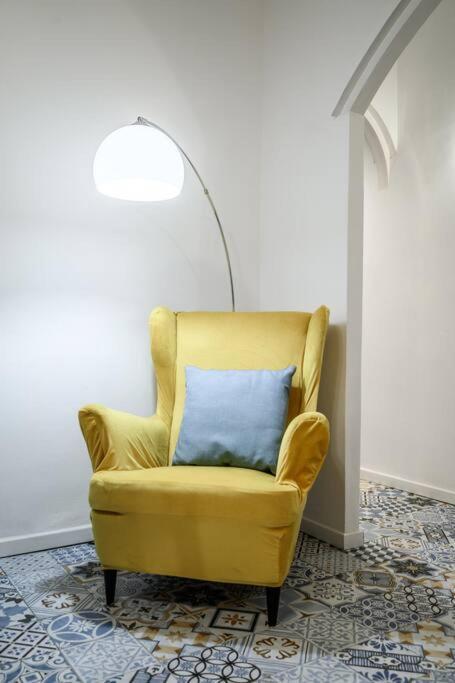 Le Finestre Sul Borgo 2 Apartment Parma Exterior photo